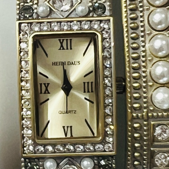 Heidi Daus Vintage SET: “Double Trouble” Watch & Bracelet with New Battery - Picture 5 of 8